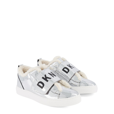 DKNY Sneakersy dziecięce ocieplane futerkiem srebrne